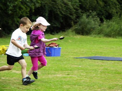 بازی در طبیعت کودکان را عاشق طبیعت می‌کند