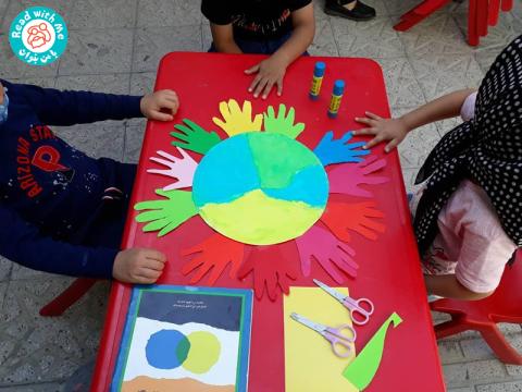 کتابخوانی در روز جهانی صلح در موسسه توانمندسازی مهر و ماه
