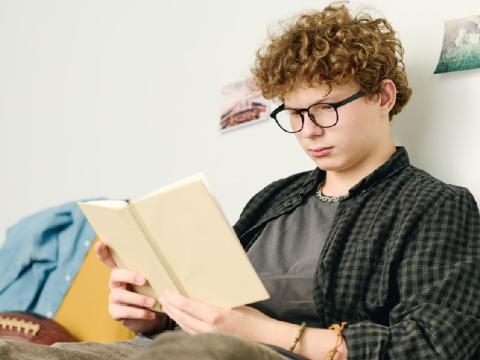 مدل خواندن انتقادی نوجوان - پرورش تفکر نقاد در مطالعه و تحلیل متن