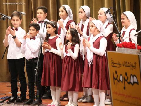 بیانیه انجمن نویسندگان کودک و نوجوان در خصوص همخوانی اخیر دانش آموزان در مدرسه