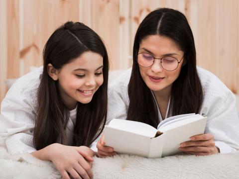 نقش والدین در حفظ ارتباط خواندن با نوجوانان در دوران بلوغ و استقلال