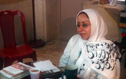 عرفان نظرآهاری: کتاب، خانواده و جامعه را زنده نگه می دارد!