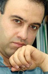 سیامک گلشیری به شهر کتاب مرکزی می رود