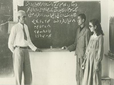 آموزگاری مذهب من است!