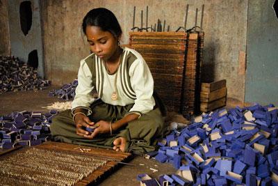 کودکان کار از بهداشت، آموزش و رشد سالم بی بهره اند