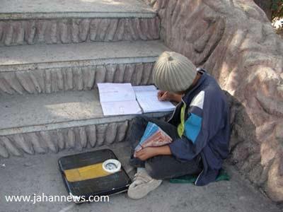 نمایش کودکان کار در رستوران ها، سوء تغذیه آنان را چاره نمی کند!
