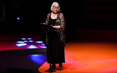 باربرو لیندگرن جایزه یادبود آسترید لیندگرن را دریافت کرد