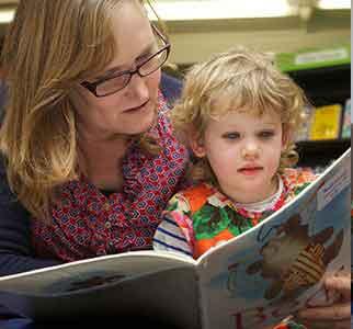 کتاب خواندن برای لذت موجب کاهش افسردگی و افزایش همدلی می‌شود