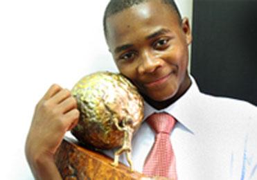 جایزه بین المللی صلح در دستان یک نوجوان پناهنده اهل کنگو