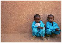 فرصت زندگی، هدیه ای برای کودکان جهان!