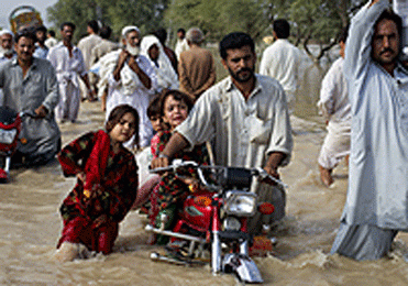 سیل در  پاکستان، بیش از یک میلیون کودک را بی خانمان کرد!