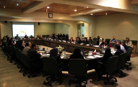 نشست دلایلی برای بی‌اعتباری گروه سنی در کتاب‌خوانی برگزار شد