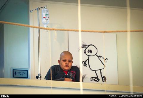 نمایشگاه نقاشی در حمایت از کودکان محک برگزار می‌شود