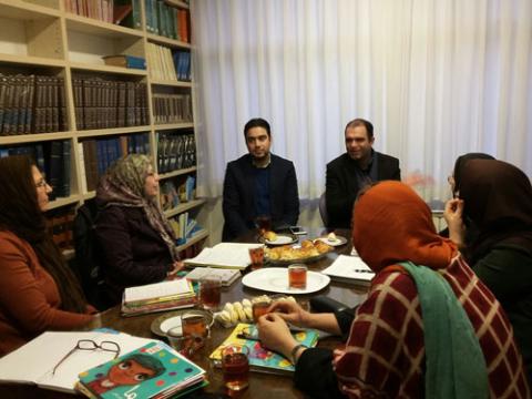 نشست اعضا گروه بررسی نشریات کودک و نوجوان شورای کتاب کودک با سردبیر قلک