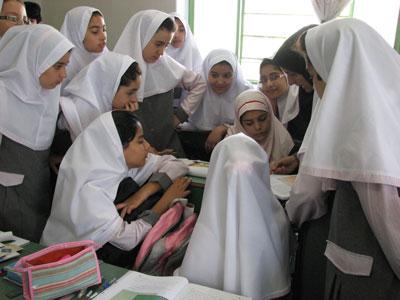 آشنا کردن دانش آموزان چهارم دبستان با مفهوم پژِوهش