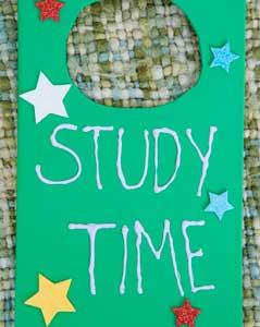 یک کاردستی ساده به افتخار دانش آموز نوجوان خود بسازید!