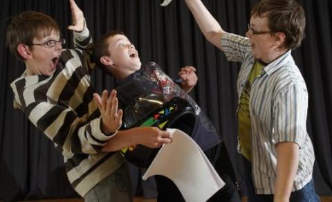 نمایش خلاق آزمایشگاه زندگی