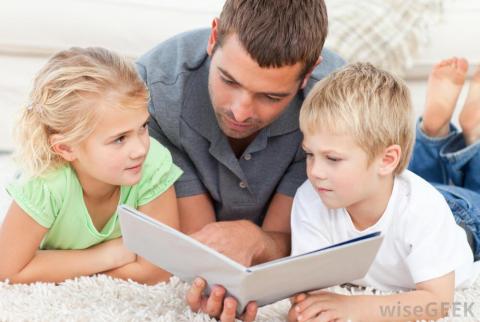 کتابخوانی برای کودکان خردسال کم شنوا