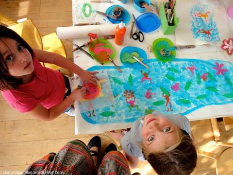 گفت وگو با کودکان درباره کارهای هنری آن ها 