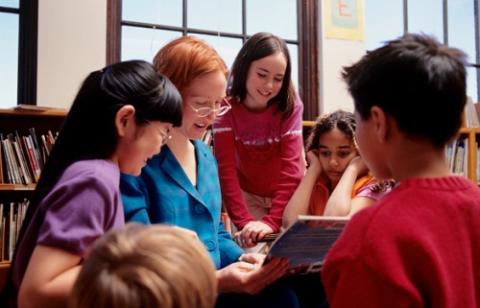 برای دانش آموزانتان در هر پایه ای بلندخوانی کنید!