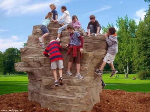 بازی در طبیعت با کودکان