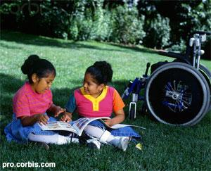 کتابدار کتابخانۀ کودکان و کودک معلول 