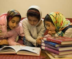 چگونه کودکان دبستانی و نوجوانان دوره ی راهنمایی را به خواندن علاقه مند کنیم؟