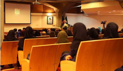 از سرپرست کتابخانه و آرشیو تحقیقاتی موسسه پژوهشی تاریخ ادبیات کودکان قدردانی شد