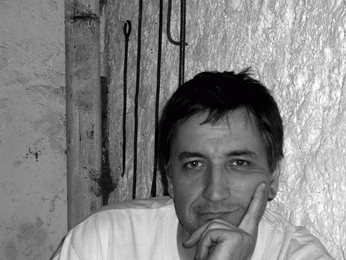 از آن‌چه به دریافت پول مربوط است بیزارم!