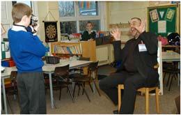 "سازنده کتاب"، همکاری یک نویسنده و ده ها کودک در تولید یک کتاب 